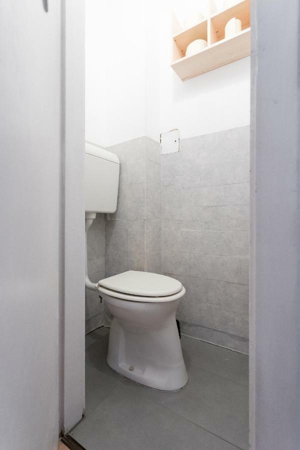 Cute Red Star Studio City Center Wina Bagian luar foto