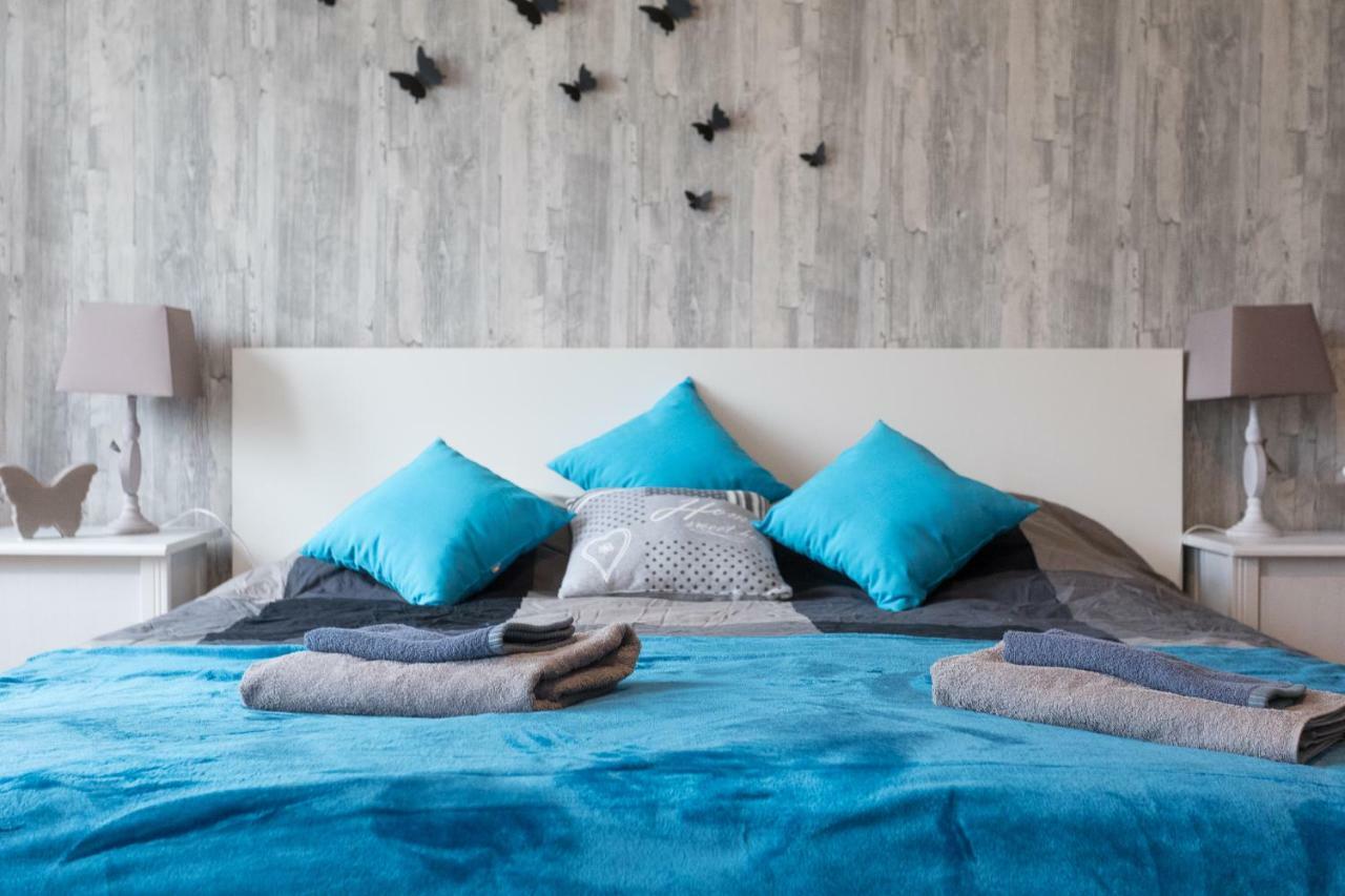 Cute Red Star Studio City Center Wina Bagian luar foto